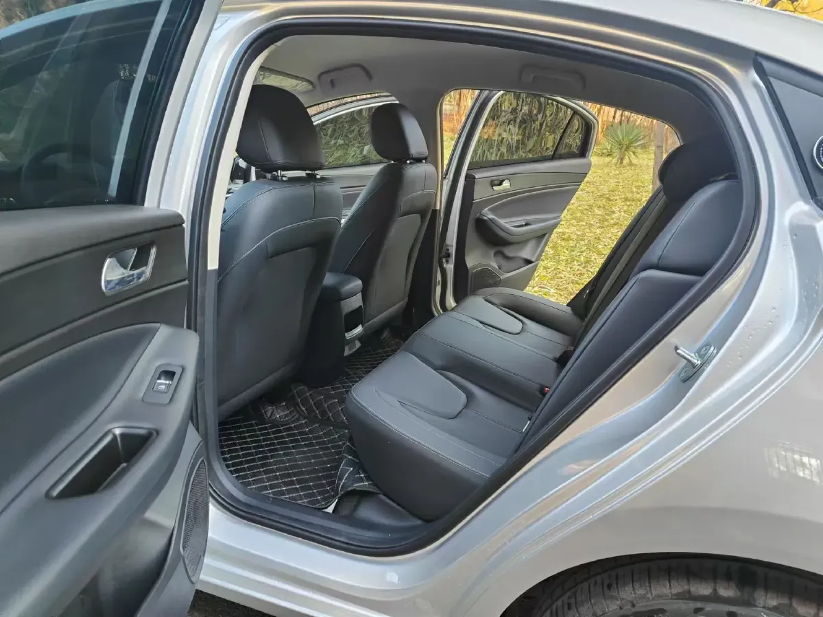 2024 Chery Arrizo 5 1.5L 120HP L4 5MT,autocango,china used car exporter,china ev exporter,chinese used car exporter,chinese used ev exporter