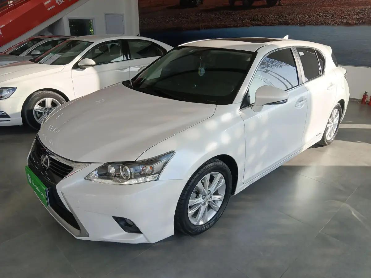 2014 Lexus CT 1.8L 99HP L4 E-CVT Hybrid