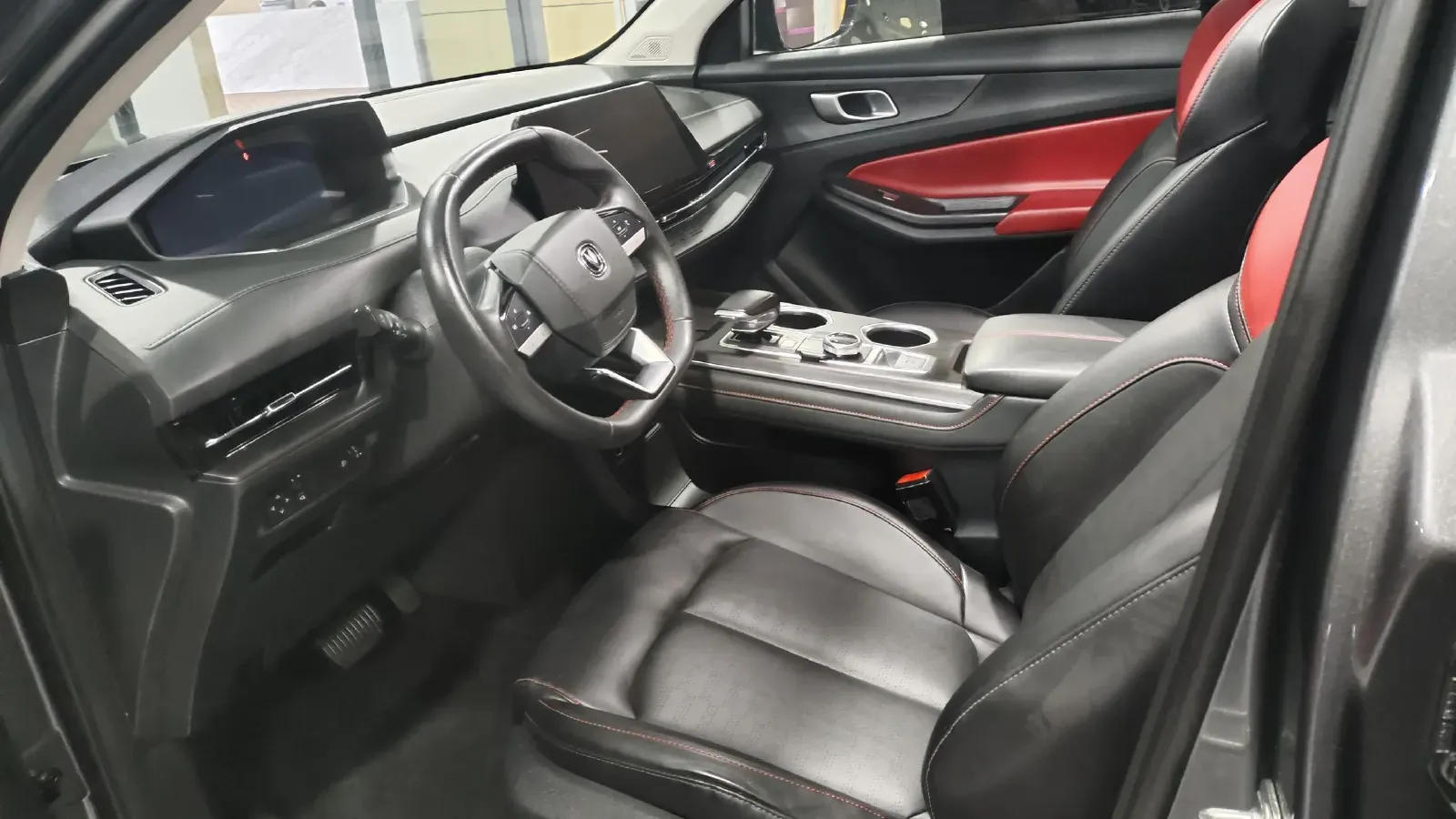 2022 ChangAn CS55 Plus 1.5T 188HP L4 7DCT,autocango,china used car exporter,china ev exporter,chinese used car exporter,chinese used ev exporter