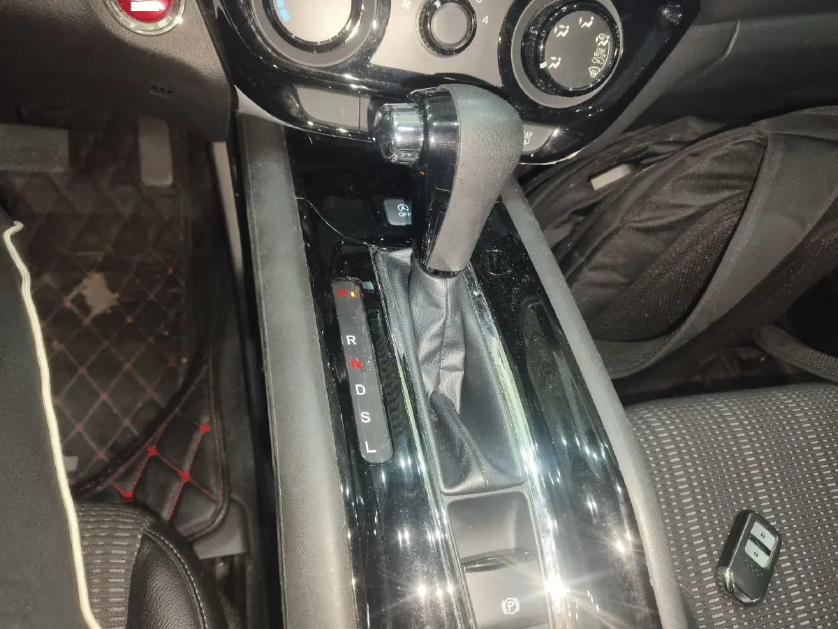 2017 Honda Vezel 1.8L 136HP L4 CVT,autocango,china used car exporter,china ev exporter,chinese used car exporter,chinese used ev exporter