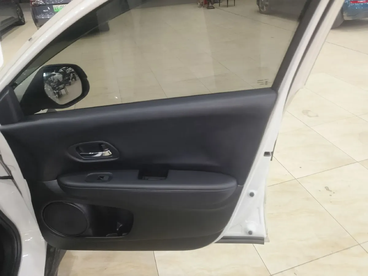 2017 Honda Vezel 1.8L 136HP L4 CVT,autocango,china used car exporter,china ev exporter,chinese used car exporter,chinese used ev exporter