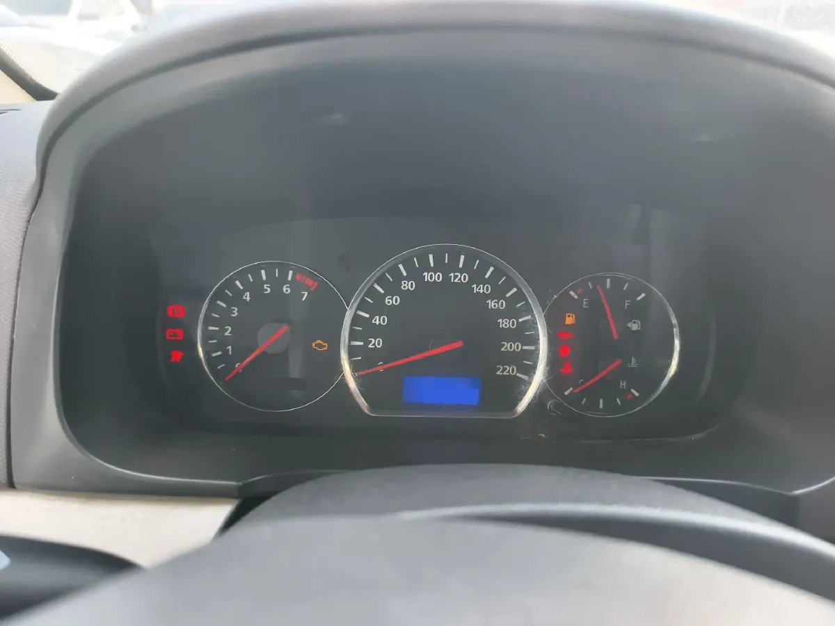 2012 ChangAn Alsvin V5 1.5L 114HP L4 5MT,autocango,china used car exporter,china ev exporter,chinese used car exporter,chinese used ev exporter