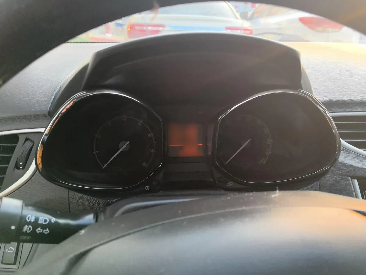 2015 Chery Arrizo 3 1.5L 109HP L4 5MT,autocango,china used car exporter,china ev exporter,chinese used car exporter,chinese used ev exporter