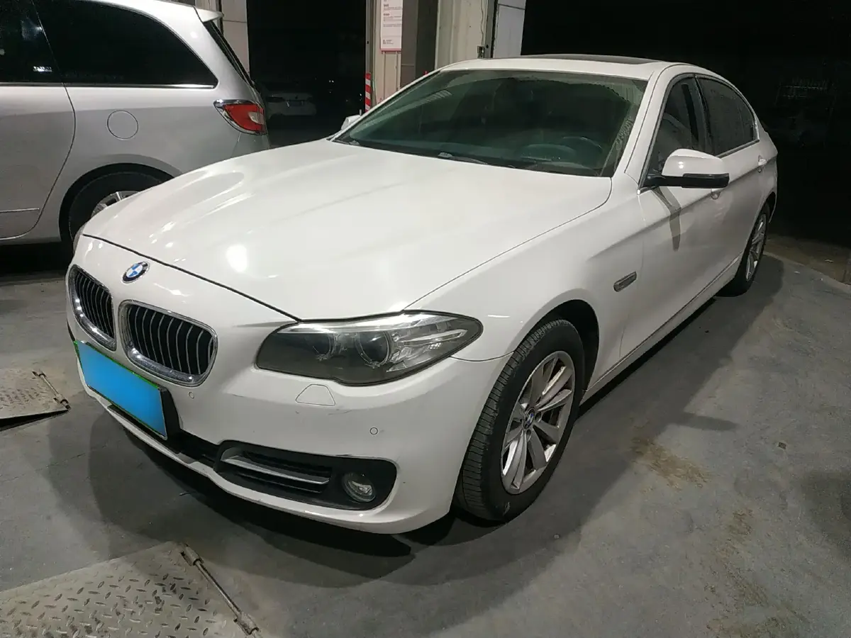 2014 BMW 5 Series 2.0T 184HP L4 8AT