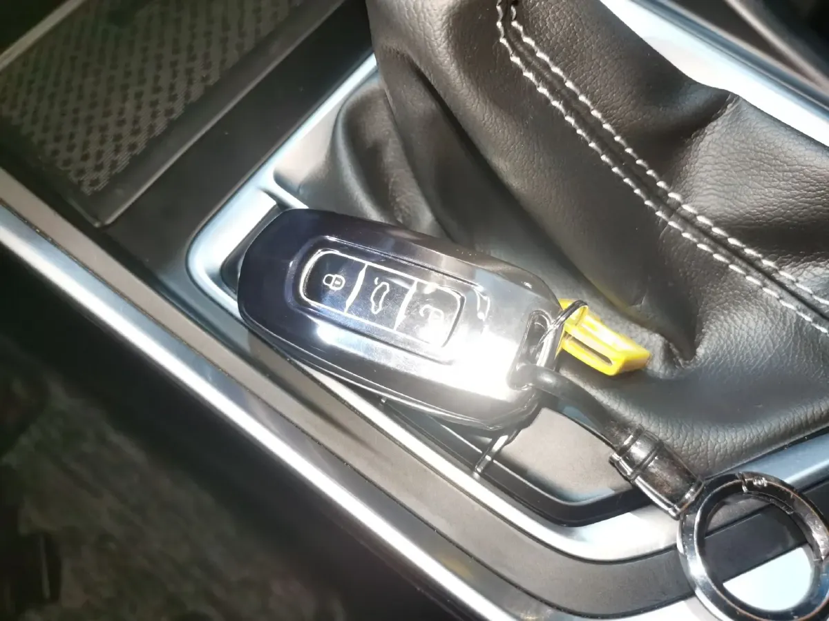 2020 Geely Vision X3 1.5L 109HP L4 CVT,autocango,china used car exporter,china ev exporter,chinese used car exporter,chinese used ev exporter