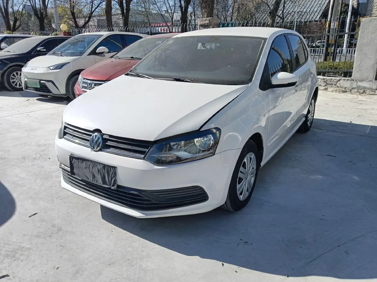 2016 Volkswagen Polo 1.4L 90HP L4 6AT