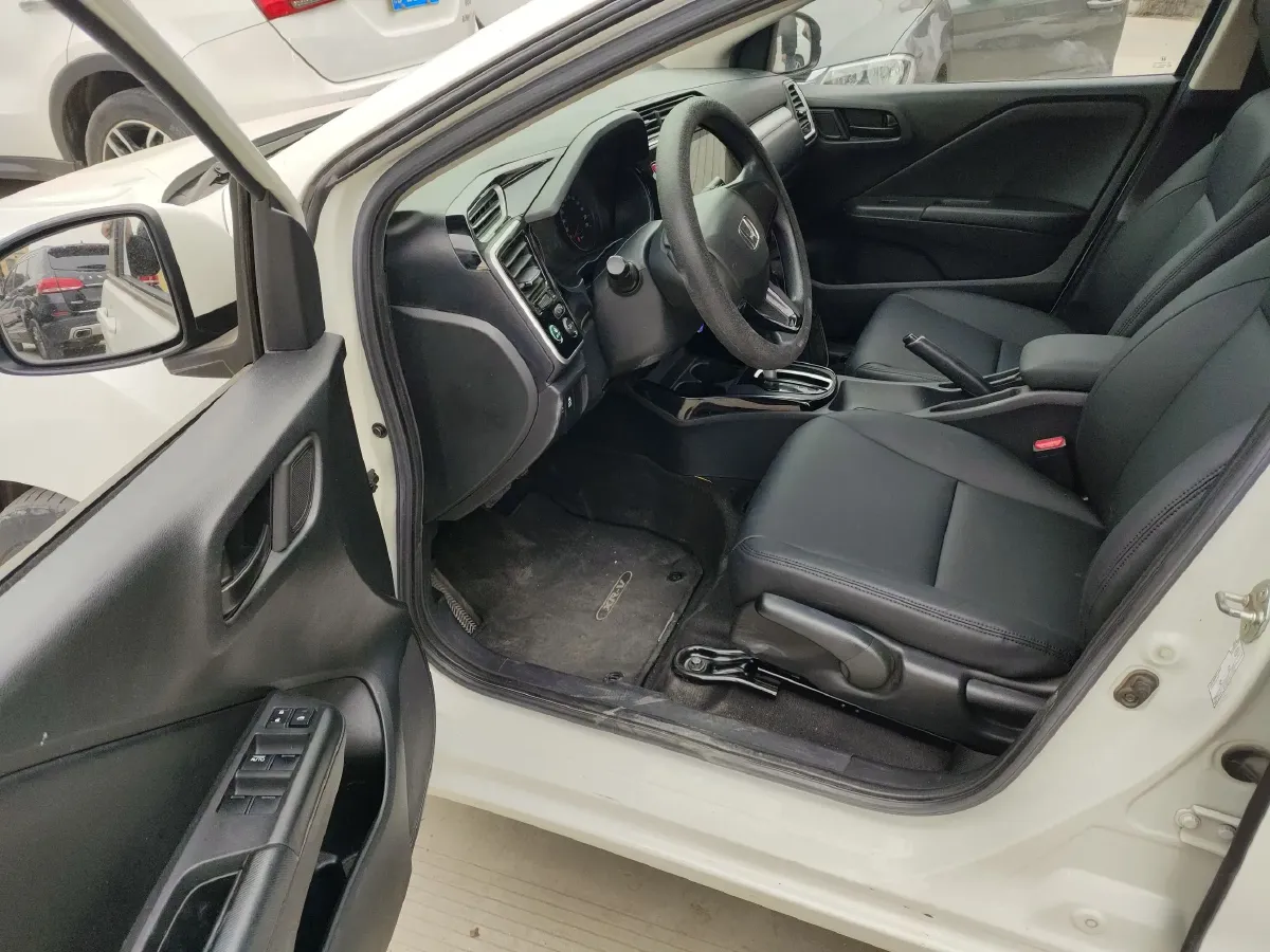 2017 Honda Gienia 1.5L 131HP L4 CVT,autocango,china used car exporter,china ev exporter,chinese used car exporter,chinese used ev exporter