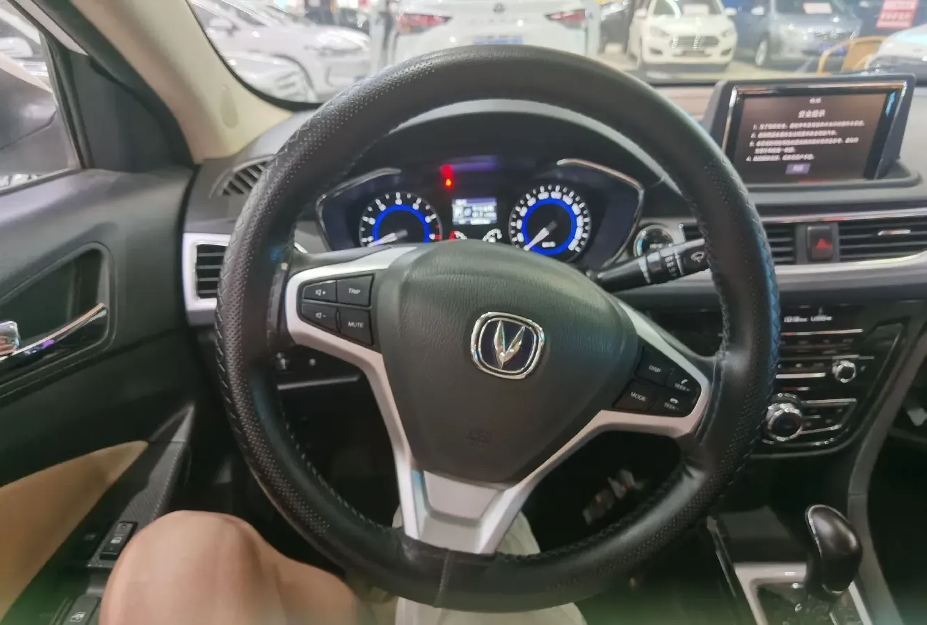 2016 ChangAn Alsvin V7 1.6L 124HP L4 4AT,autocango,china used car exporter,china ev exporter,chinese used car exporter,chinese used ev exporter