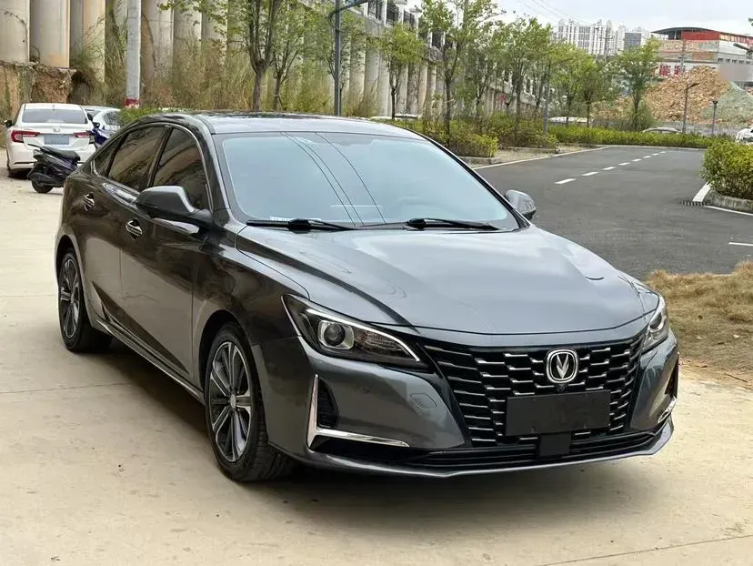 2022 ChangAn Raeton CC 1.5T 188HP L4 7DCT,autocango,china used car exporter,china ev exporter,chinese used car exporter,chinese used ev exporter