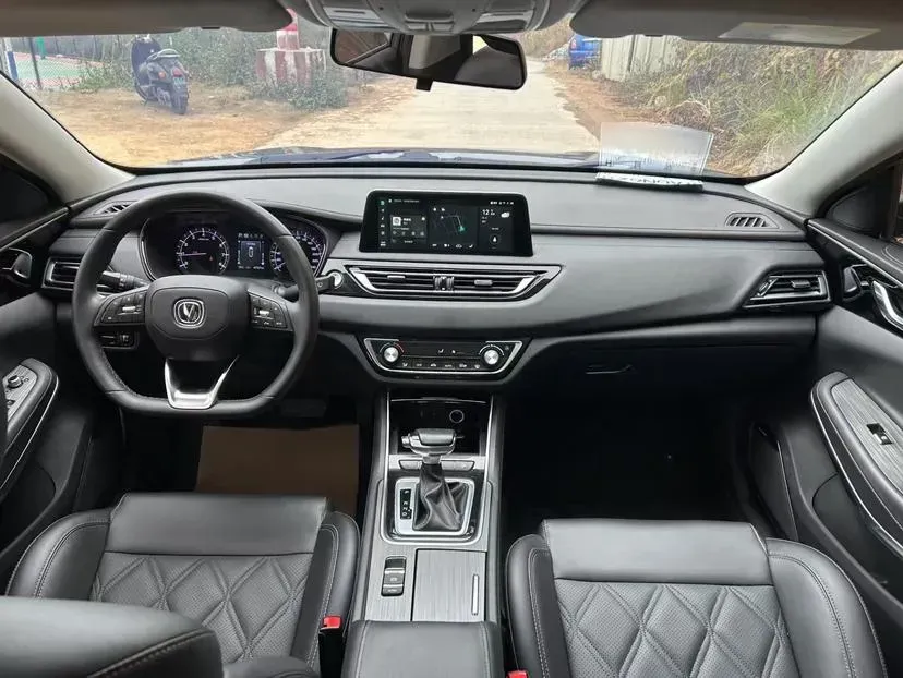 2022 ChangAn Raeton CC 1.5T 188HP L4 7DCT,autocango,china used car exporter,china ev exporter,chinese used car exporter,chinese used ev exporter