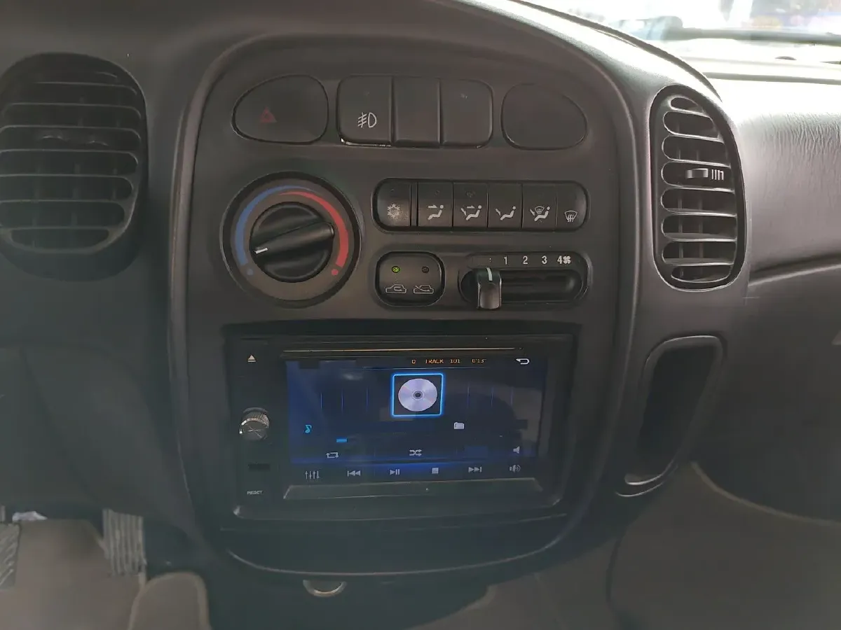 2015 JAC Refine 2.0L 147HP L4 5MT,autocango,china used car exporter,china ev exporter,chinese used car exporter,chinese used ev exporter