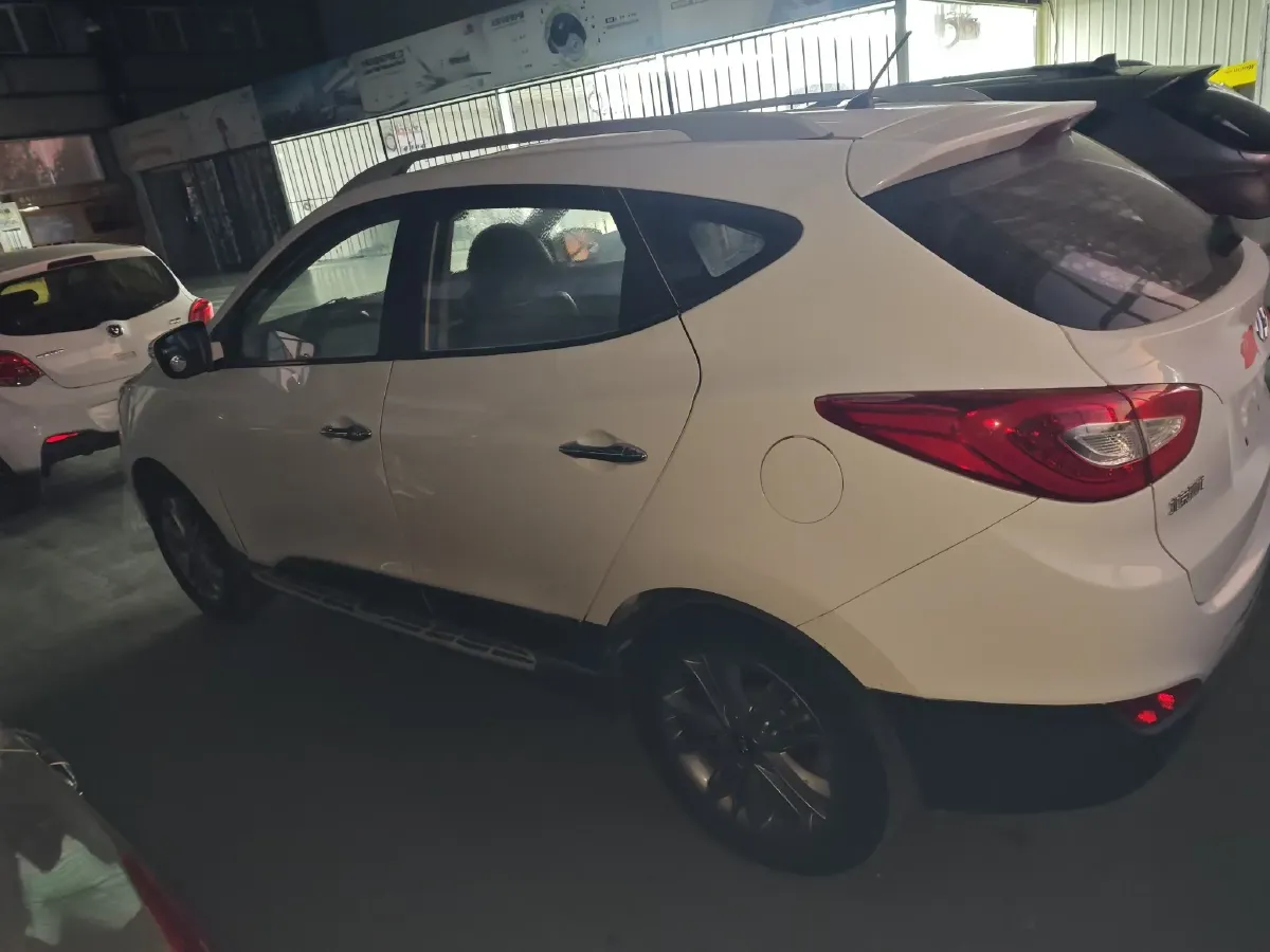 2013 Hyundai ix35 2.0L 165HP L4 6AT,autocango,china used car exporter,china ev exporter,chinese used car exporter,chinese used ev exporter