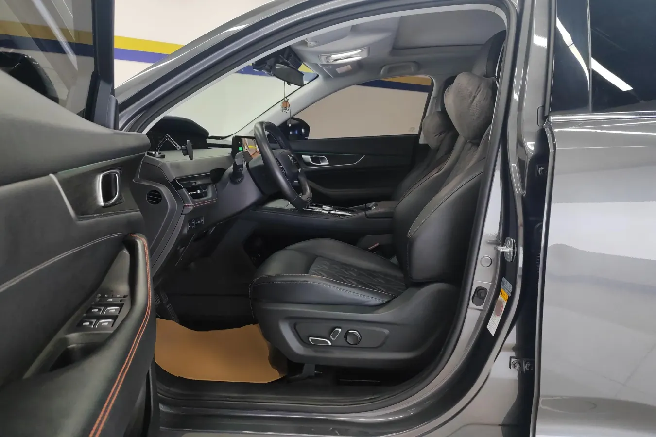 2022 ChangAn UNI-K iDD 1.5T 170HP L4 6TCT PHEV 30.74KWH,autocango,china used car exporter,china ev exporter,chinese used car exporter,chinese used ev exporter