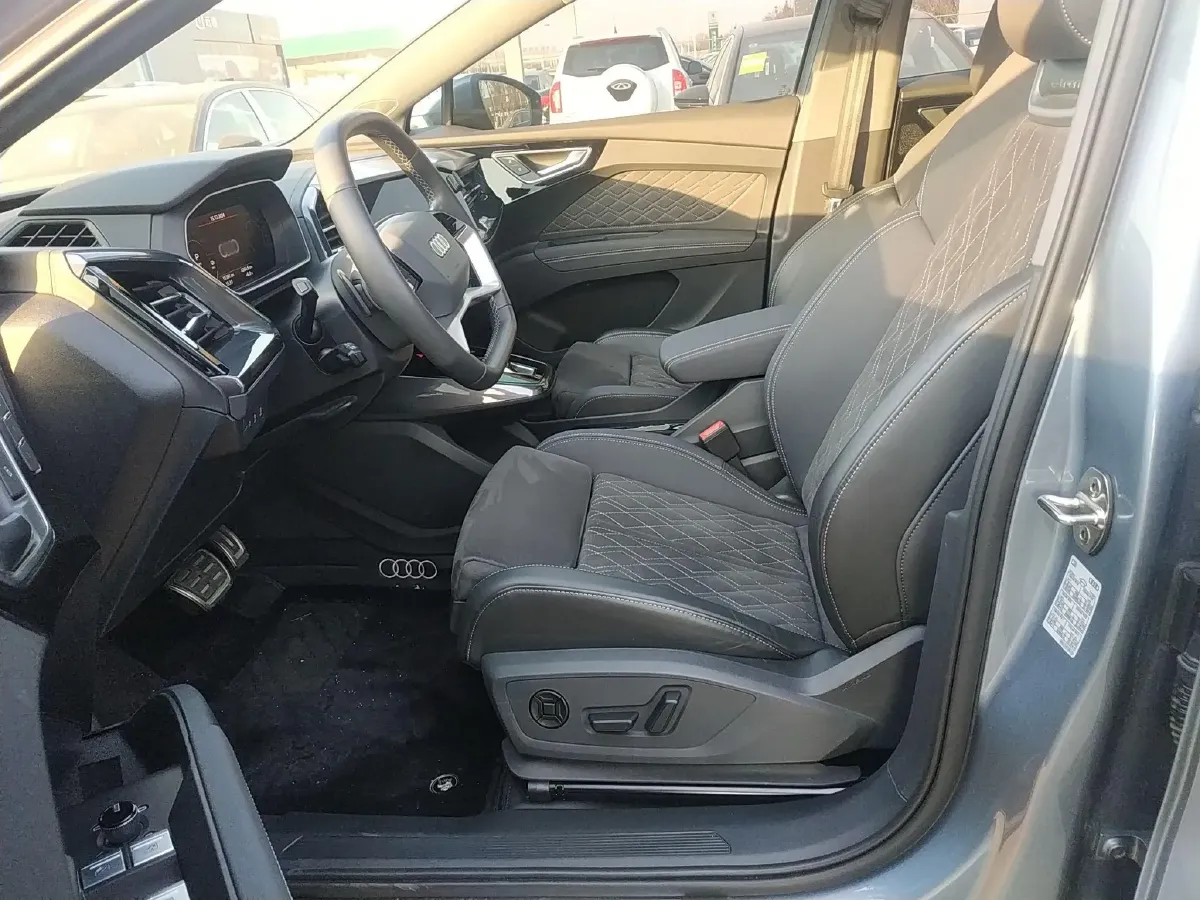 2023 Audi Q4 e-tron BEV 84.8KWH,autocango,china used car exporter,china ev exporter,chinese used car exporter,chinese used ev exporter