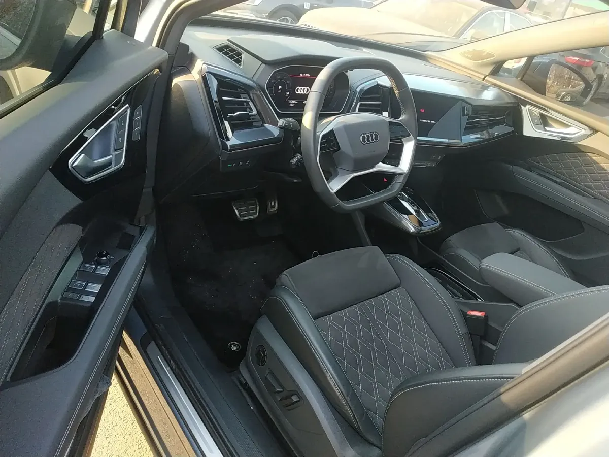 2023 Audi Q4 e-tron BEV 84.8KWH,autocango,china used car exporter,china ev exporter,chinese used car exporter,chinese used ev exporter