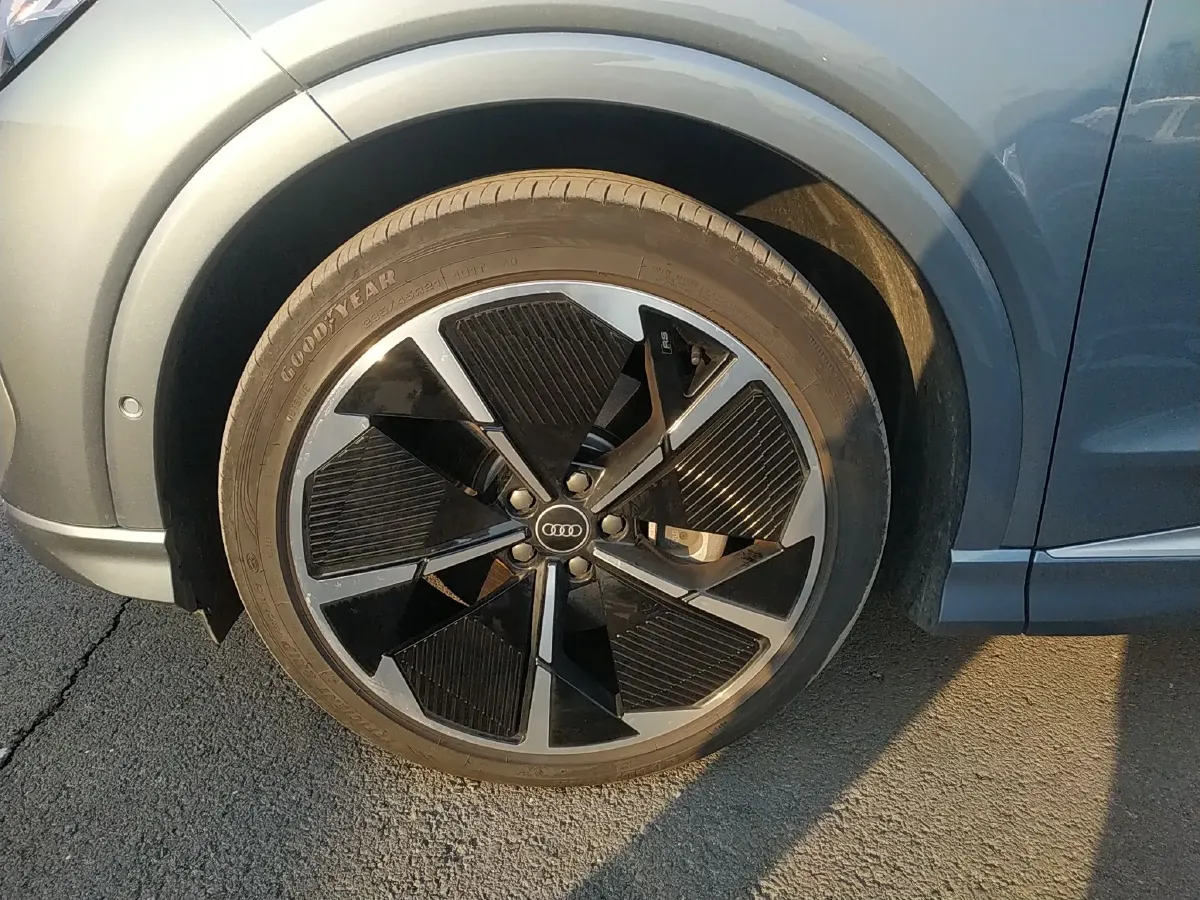 2023 Audi Q4 e-tron BEV 84.8KWH,autocango,china used car exporter,china ev exporter,chinese used car exporter,chinese used ev exporter