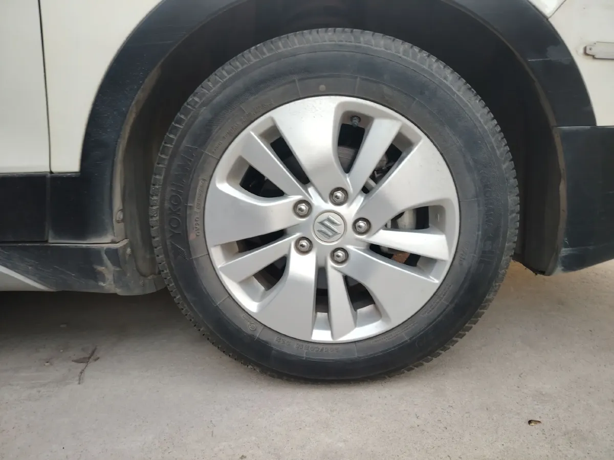 2015 Suzuki S-cross 1.6L 122HP L4 CVT,autocango,china used car exporter,china ev exporter,chinese used car exporter,chinese used ev exporter