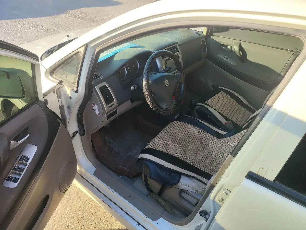 2013 Suzuki Liana 1.4L 101HP L4 5MT,autocango,china used car exporter,china ev exporter,chinese used car exporter,chinese used ev exporter
