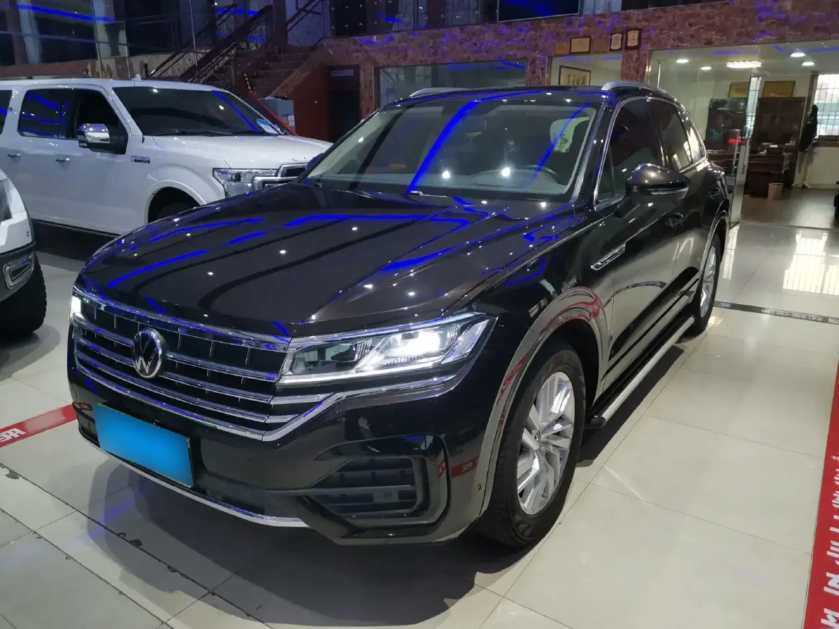 2020 Volkswagen Touareg 2.0T 245HP L4 8AT