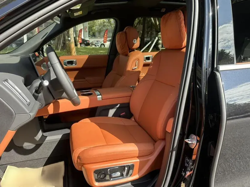 2023 Li L8 Range Extended 154HP REEV 40.9KWH,autocango,china used car exporter,china ev exporter,chinese used car exporter,chinese used ev exporter