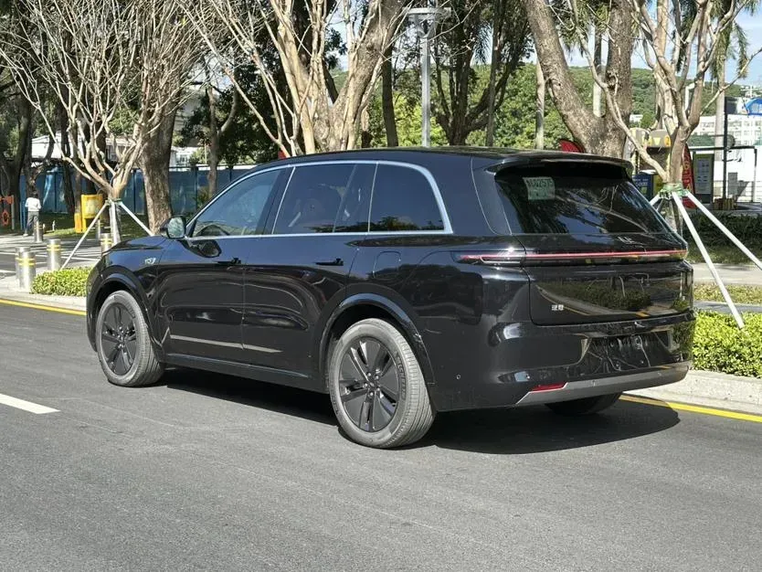 2023 Li L8 Range Extended 154HP REEV 40.9KWH,autocango,china used car exporter,china ev exporter,chinese used car exporter,chinese used ev exporter