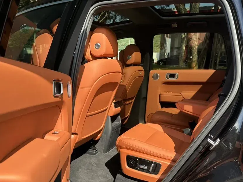 2023 Li L8 Range Extended 154HP REEV 40.9KWH,autocango,china used car exporter,china ev exporter,chinese used car exporter,chinese used ev exporter