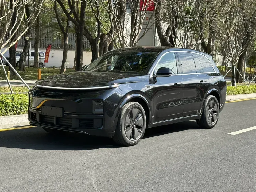 2023 Li L8 Range Extended 154HP REEV 40.9KWH,autocango,china used car exporter,china ev exporter,chinese used car exporter,chinese used ev exporter