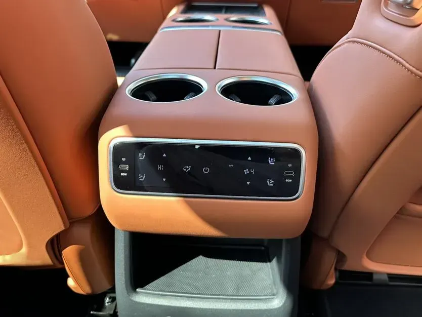 2023 Li L8 Range Extended 154HP REEV 40.9KWH,autocango,china used car exporter,china ev exporter,chinese used car exporter,chinese used ev exporter