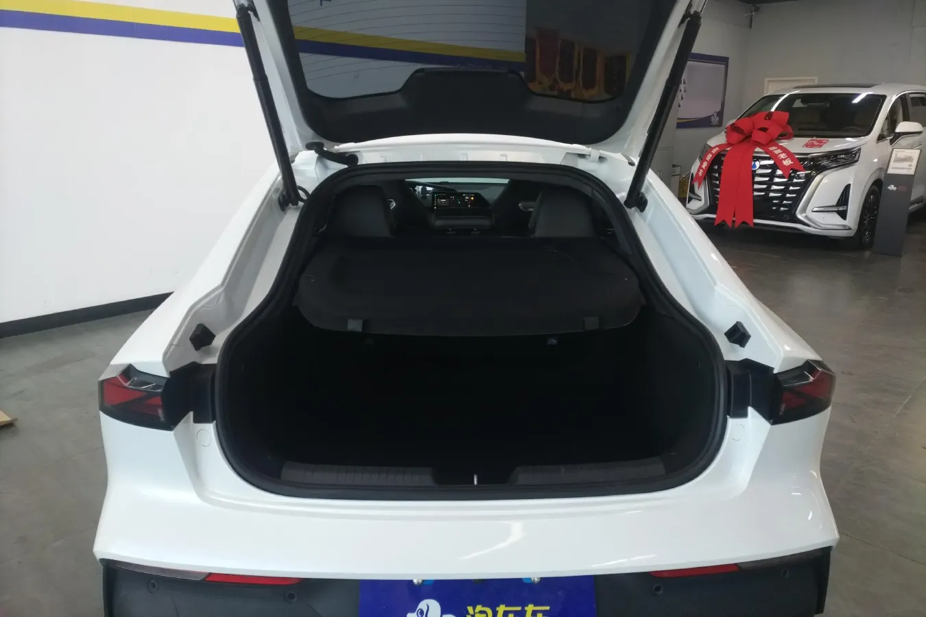 2023 ChangAn UNI-V 1.5T 188HP L4 7DCT,autocango,china used car exporter,china ev exporter,chinese used car exporter,chinese used ev exporter