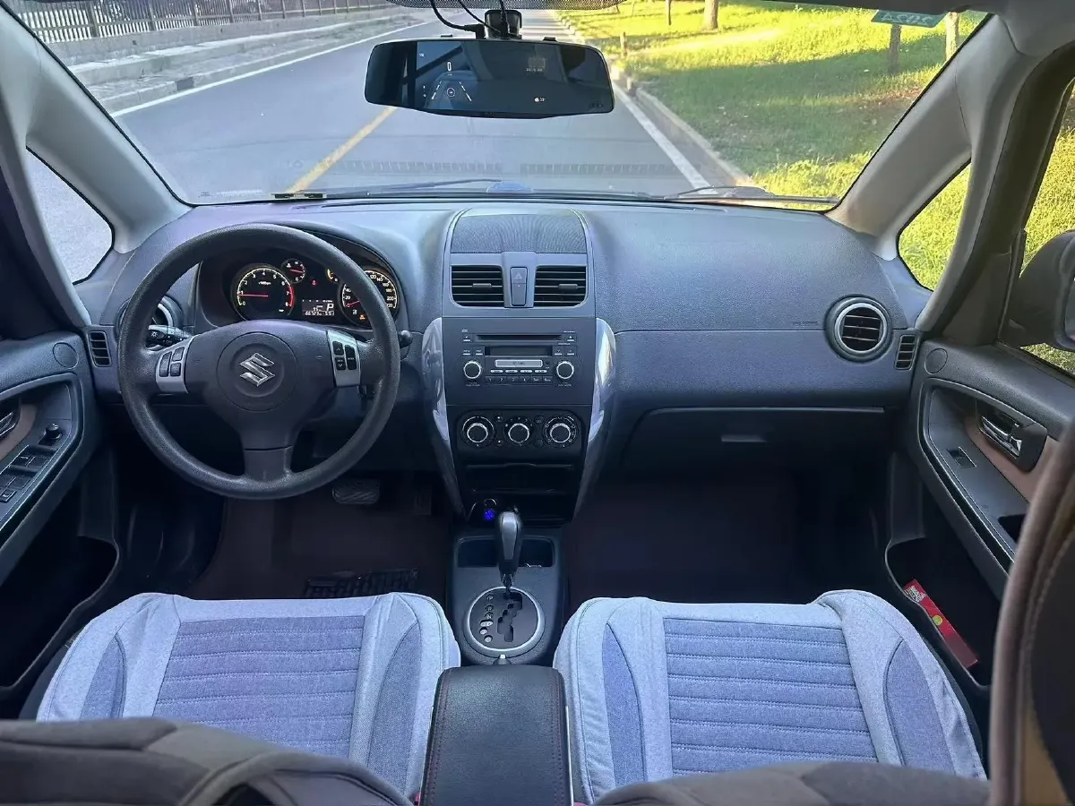 2013 Suzuki SX4 1.6L 109HP L4 4AT,autocango,china used car exporter,china ev exporter,chinese used car exporter,chinese used ev exporter