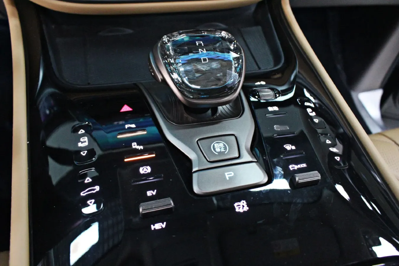 2022 Denza D9 1.5T 139HP L4 E-CVT PHEV 40.06KWH,autocango,china used car exporter,china ev exporter,chinese used car exporter,chinese used ev exporter