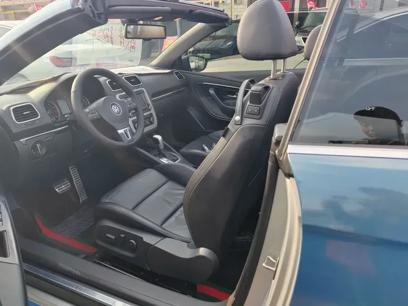 2011 Volkswagen Eos 2.0T 211HP L4 6DCT,autocango,china used car exporter,china ev exporter,chinese used car exporter,chinese used ev exporter