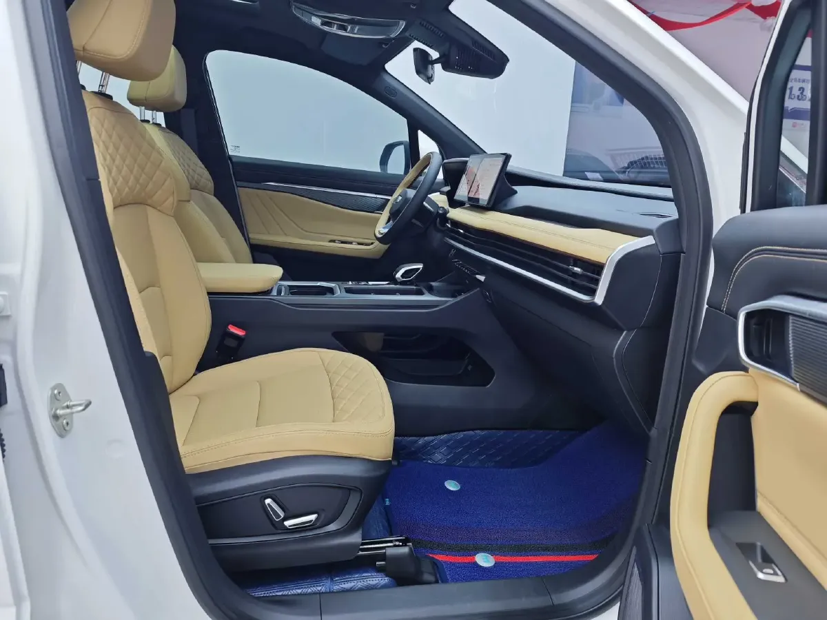 2023 Geely Okavango L 2.0T 218HP L4 7DCT,autocango,china used car exporter,china ev exporter,chinese used car exporter,chinese used ev exporter