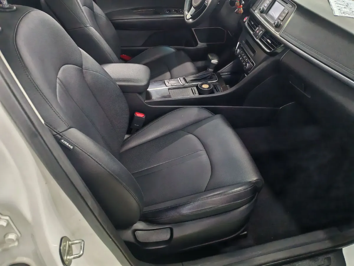 2016 Kia K5 2.0L 161HP L4 6AT,autocango,china used car exporter,china ev exporter,chinese used car exporter,chinese used ev exporter