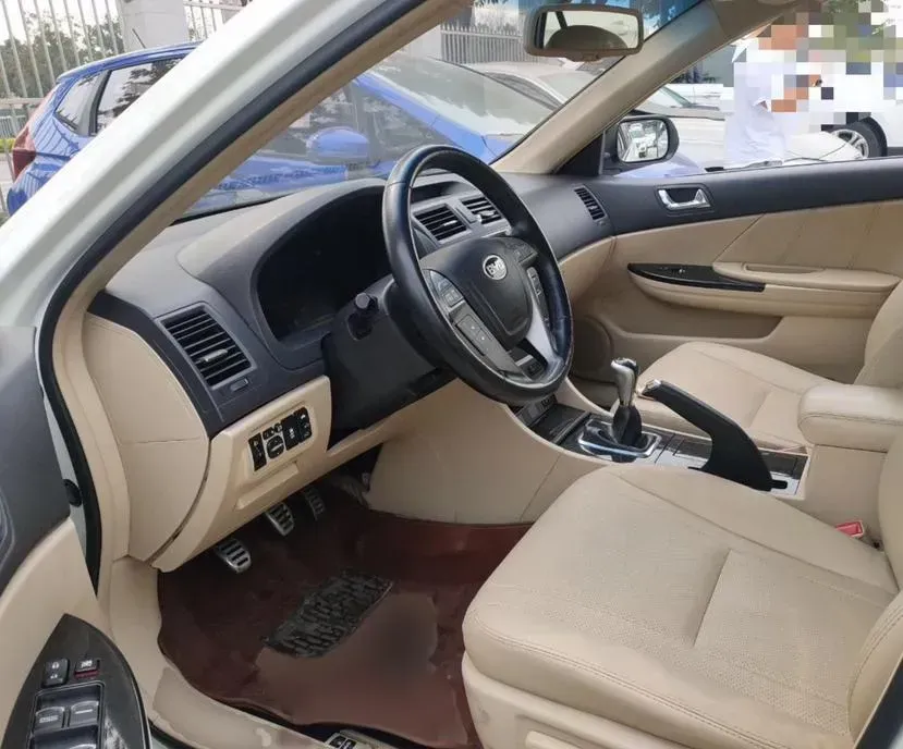 2013 BYD G6 2.0L 140HP L4 5MT,autocango,china used car exporter,china ev exporter,chinese used car exporter,chinese used ev exporter