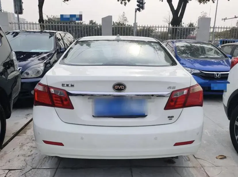 2013 BYD G6 2.0L 140HP L4 5MT,autocango,china used car exporter,china ev exporter,chinese used car exporter,chinese used ev exporter