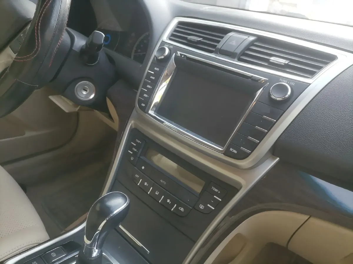 2014 ChangAn Raeton 1.8T 177HP L4 6AT,autocango,china used car exporter,china ev exporter,chinese used car exporter,chinese used ev exporter