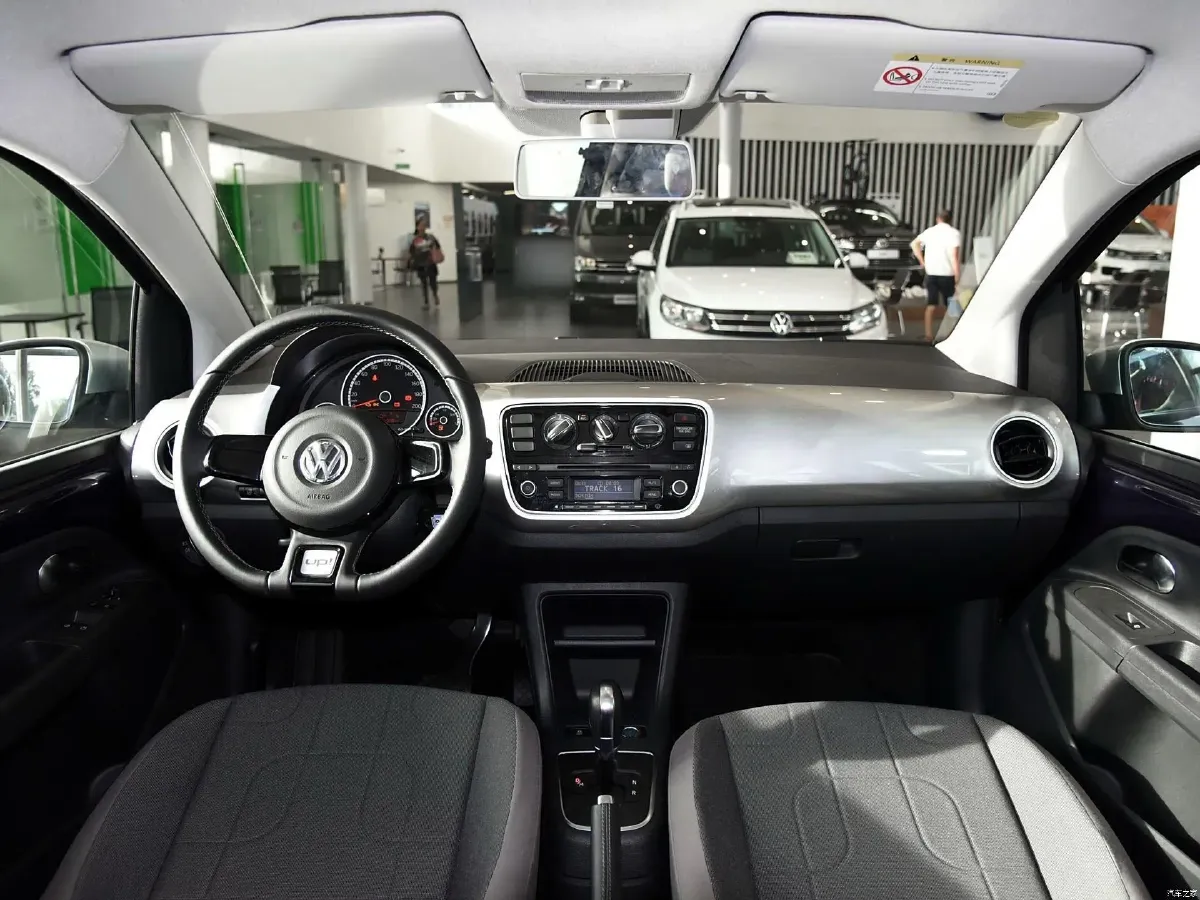 2015 Volkswagen up! 1.0L 75HP L3 5AMT,autocango,china used car exporter,china ev exporter,chinese used car exporter,chinese used ev exporter