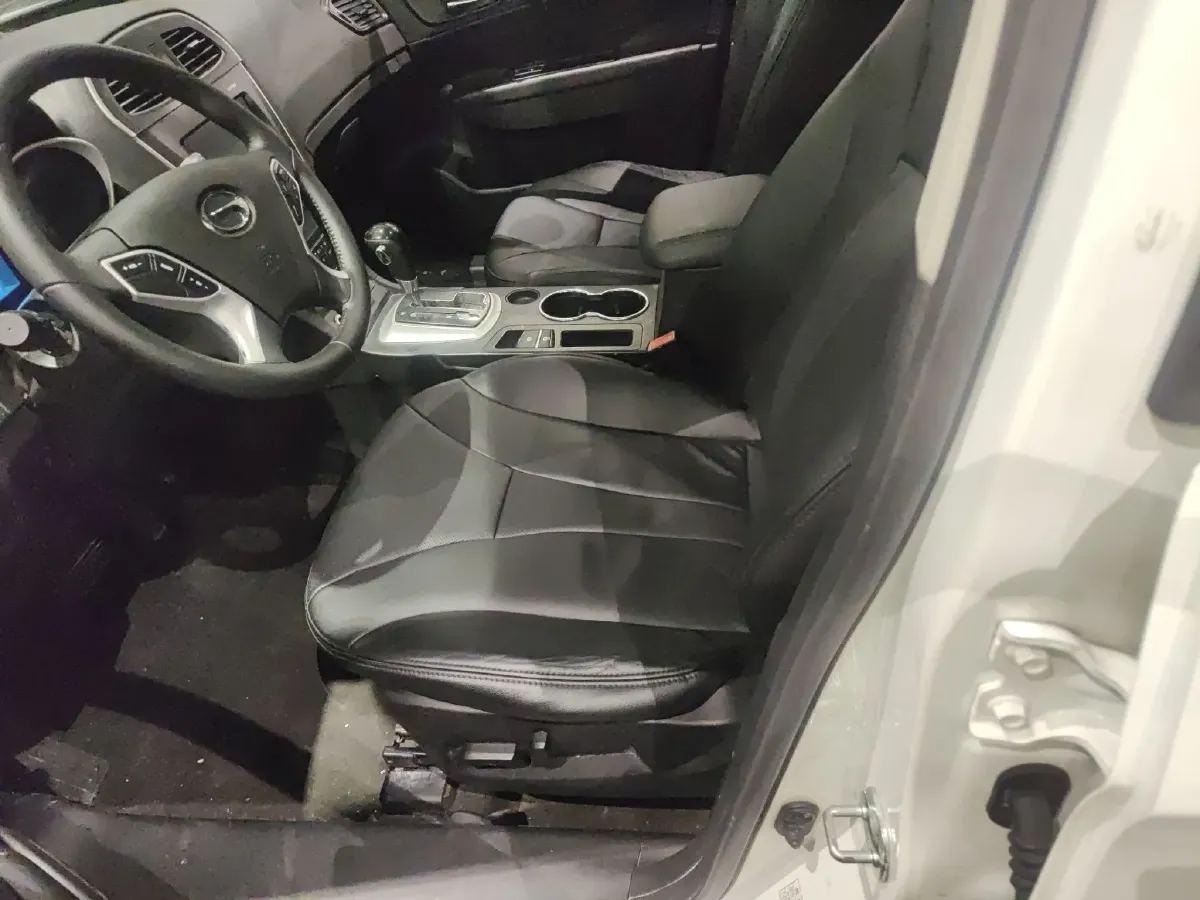 2014 GAC Trumpchi GS5 2.0L 147HP L4 5MT,autocango,china used car exporter,china ev exporter,chinese used car exporter,chinese used ev exporter