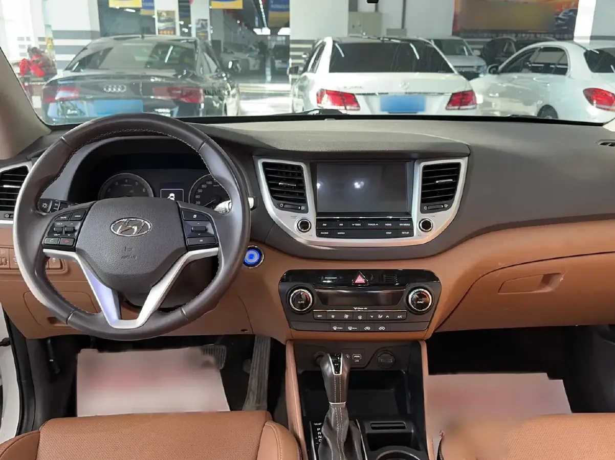 2015 Hyundai Tucson 1.6T 177HP L4 7DCT,autocango,china used car exporter,china ev exporter,chinese used car exporter,chinese used ev exporter