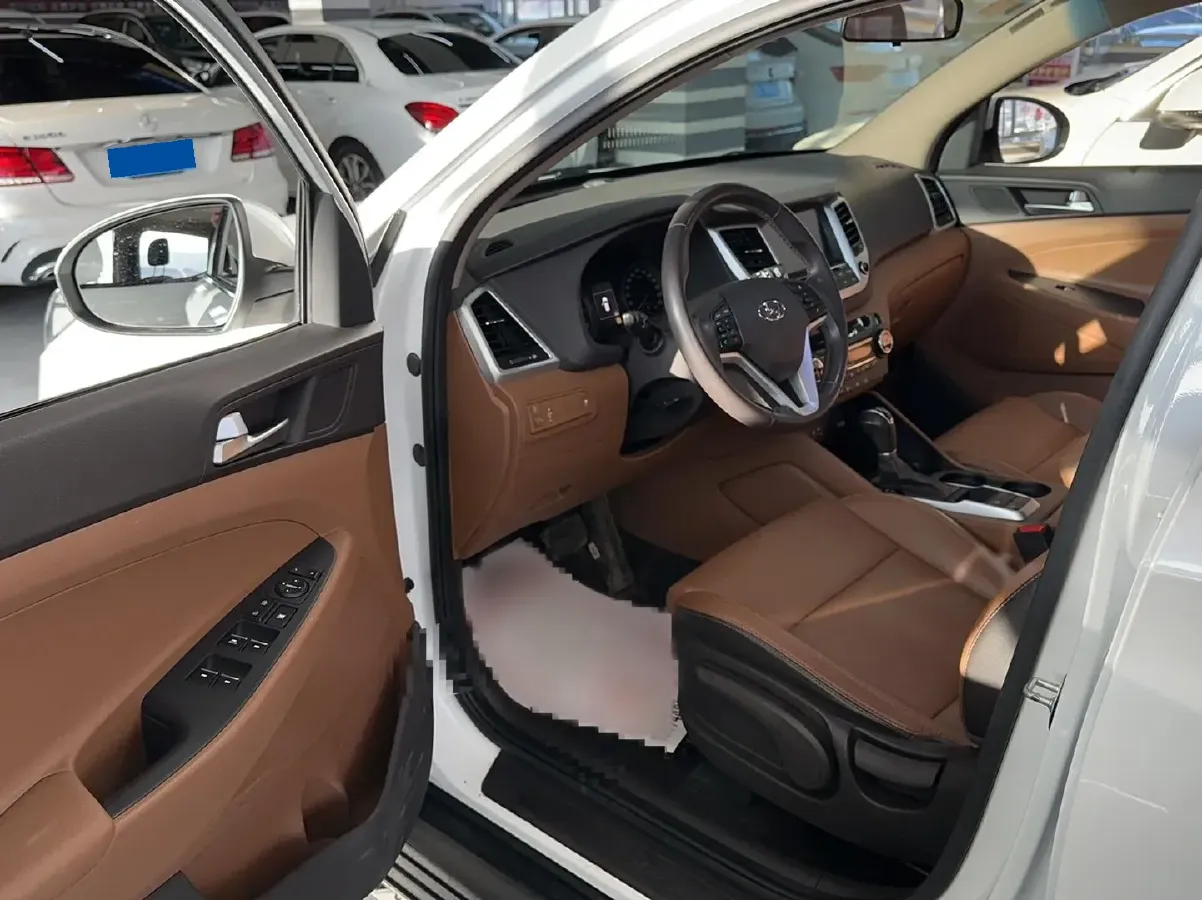 2015 Hyundai Tucson 1.6T 177HP L4 7DCT,autocango,china used car exporter,china ev exporter,chinese used car exporter,chinese used ev exporter