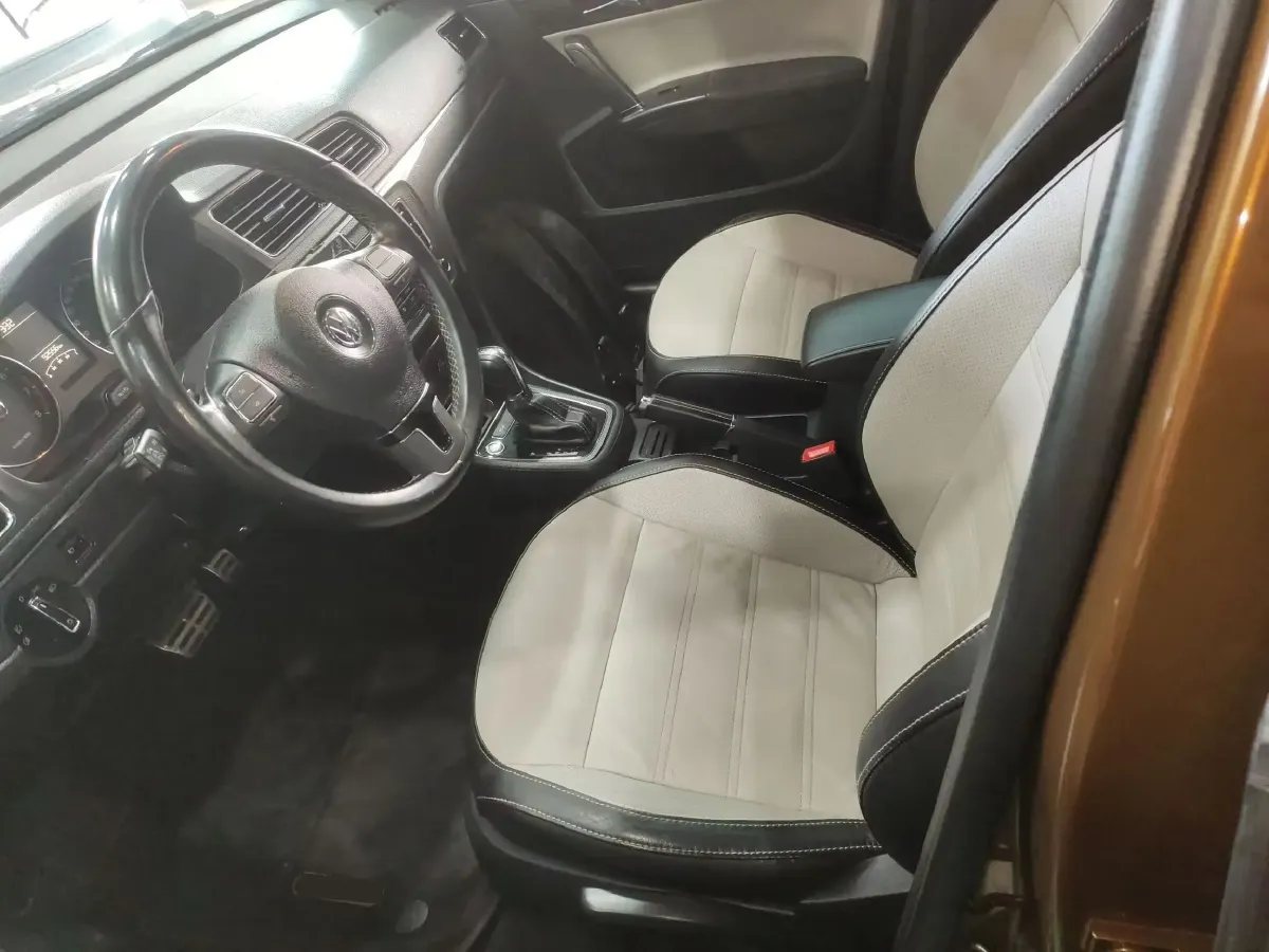 2014 Volkswagen Cross Lavida 1.4T 131HP L4 7DCT,autocango,china used car exporter,china ev exporter,chinese used car exporter,chinese used ev exporter