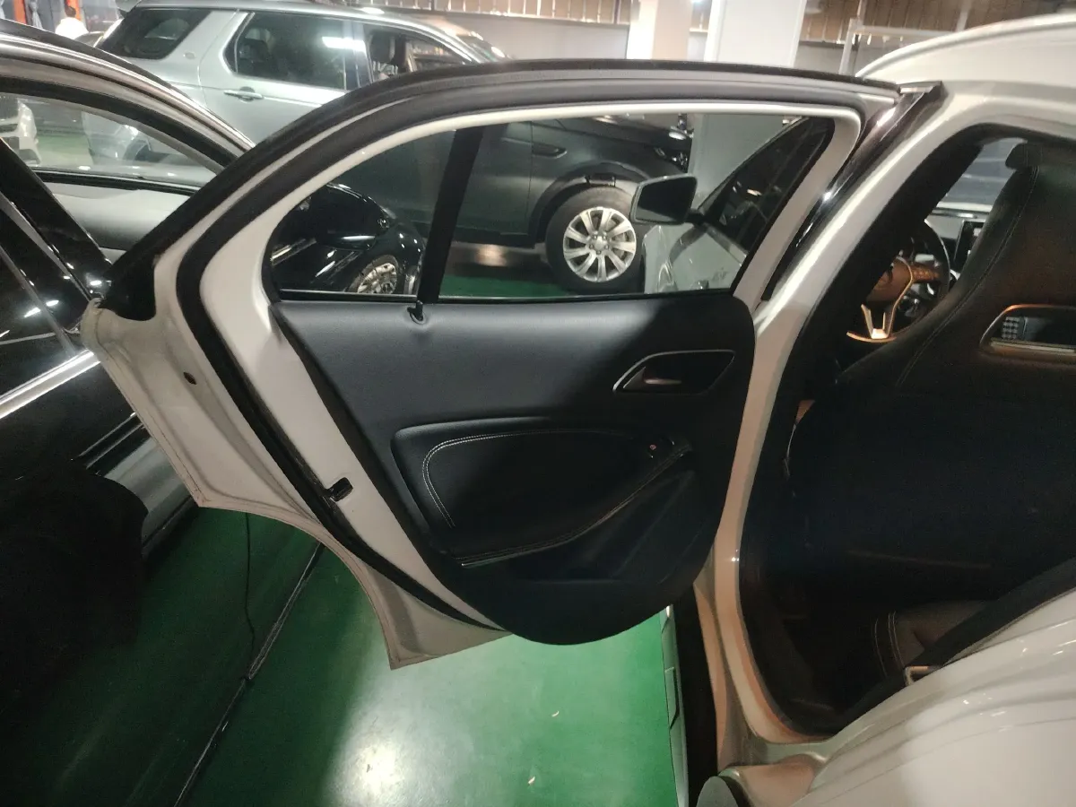 2015 Mercedes-Benz GLA Class 1.6T 156HP L4 7DCT,autocango,china used car exporter,china ev exporter,chinese used car exporter,chinese used ev exporter