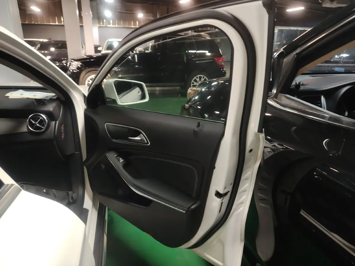 2015 Mercedes-Benz GLA Class 1.6T 156HP L4 7DCT,autocango,china used car exporter,china ev exporter,chinese used car exporter,chinese used ev exporter