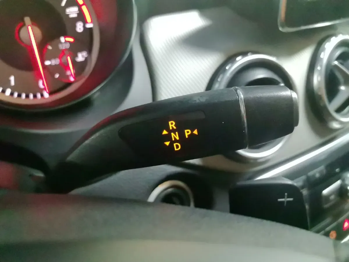 2015 Mercedes-Benz GLA Class 1.6T 156HP L4 7DCT,autocango,china used car exporter,china ev exporter,chinese used car exporter,chinese used ev exporter