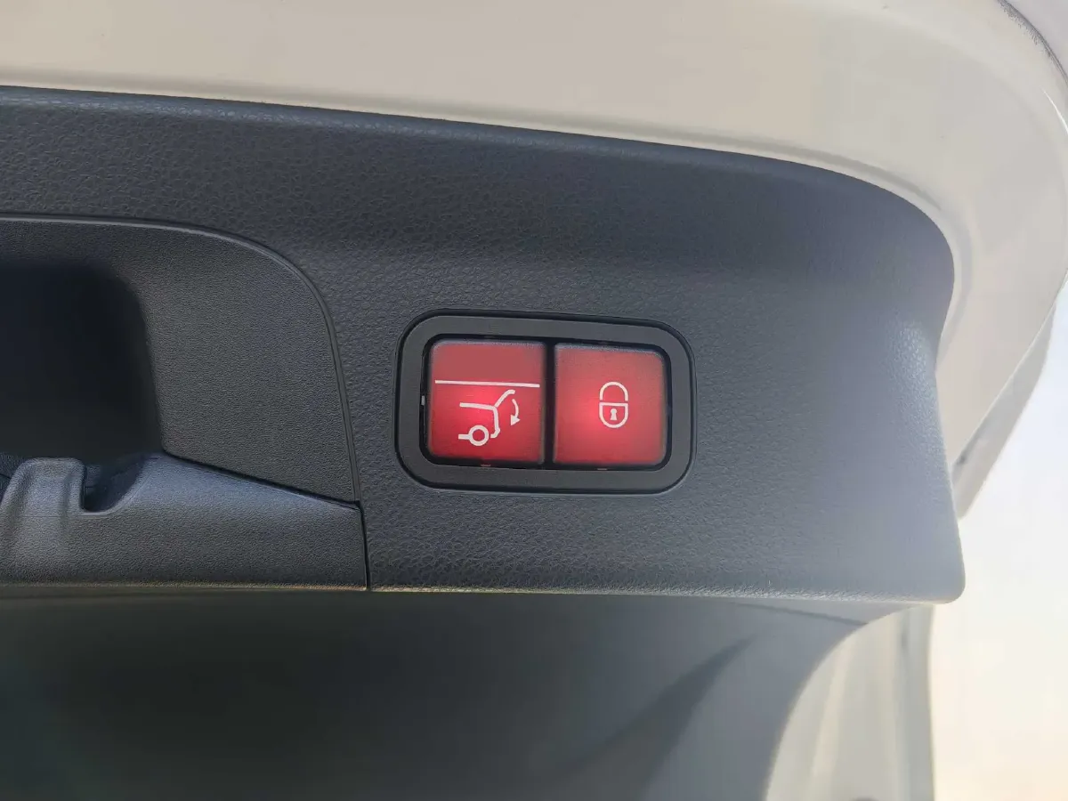 2020 Mercedes-Benz GLC Coupe 2.0T 197HP L4 9AT,autocango,china used car exporter,china ev exporter,chinese used car exporter,chinese used ev exporter