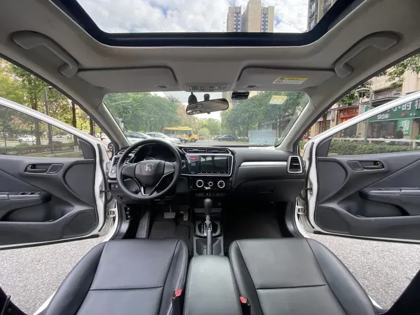 2017 Honda Gienia 1.5L 131HP L4 CVT,autocango,china used car exporter,china ev exporter,chinese used car exporter,chinese used ev exporter