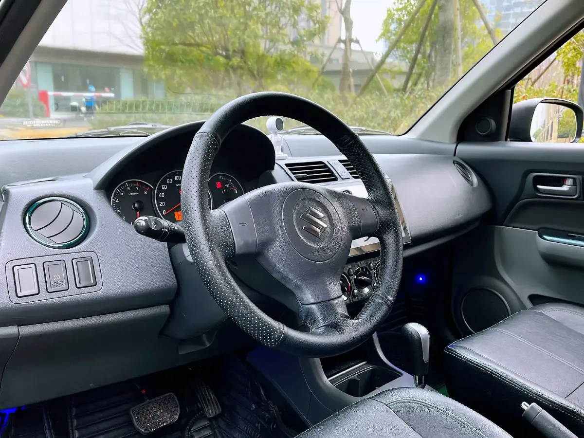 2016 Suzuki Swift 1.5L 103HP L4 4AT,autocango,china used car exporter,china ev exporter,chinese used car exporter,chinese used ev exporter