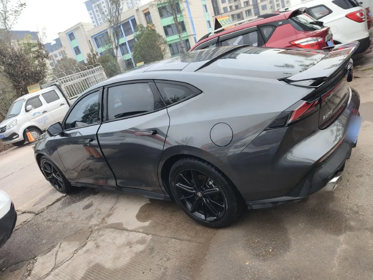 2022 ChangAn UNI-V 1.5T 188HP L4 7DCT,autocango,china used car exporter,china ev exporter,chinese used car exporter,chinese used ev exporter