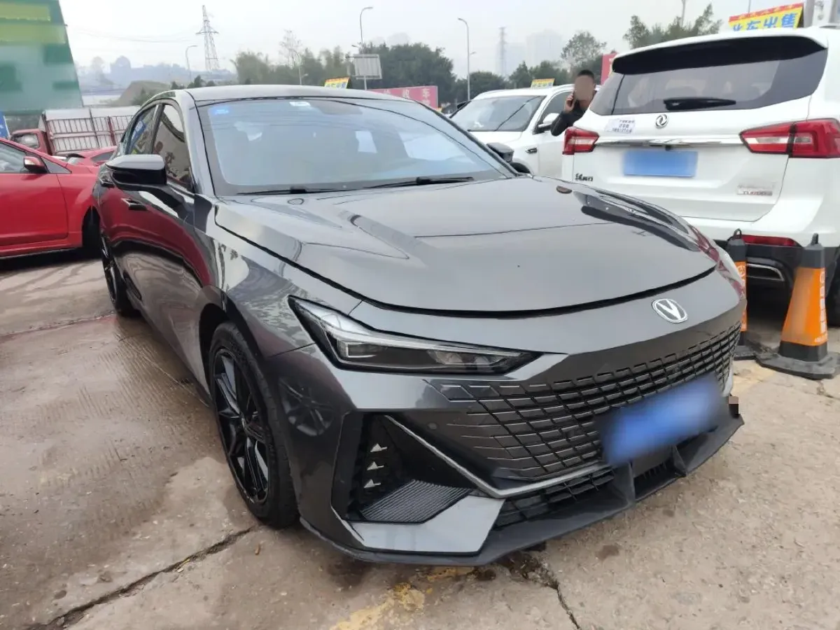2022 ChangAn UNI-V 1.5T 188HP L4 7DCT,autocango,china used car exporter,china ev exporter,chinese used car exporter,chinese used ev exporter